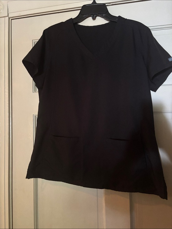 Med Couture Other - MEDCOUTURE WOMENS SIZE LARGE BLACK V-NECK SCRUB TOP
